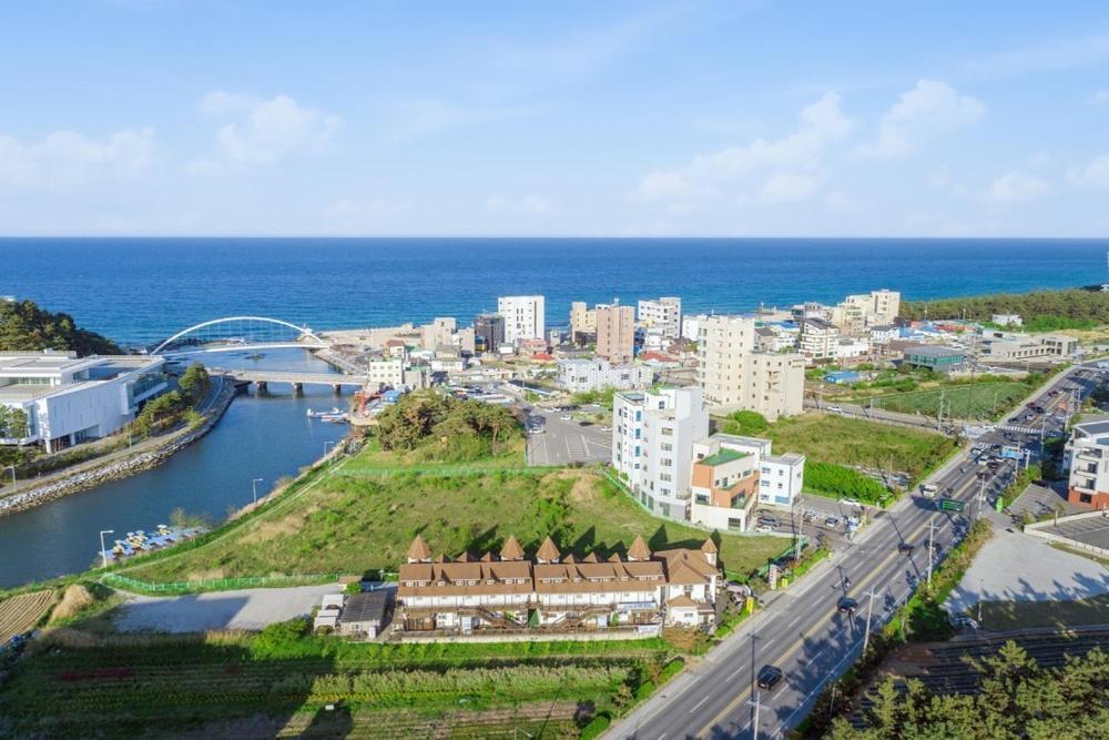 Santa Beach Pension Gangneung Luaran gambar